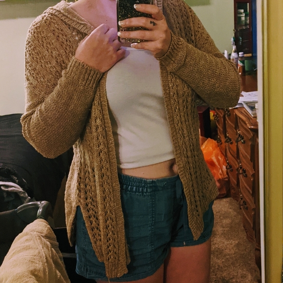 By Design M Tan Sweater - Picture 1 of 12